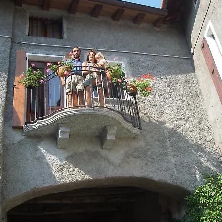 The House On The Bridge- La Casa Sul Ponte * מנאג'יו