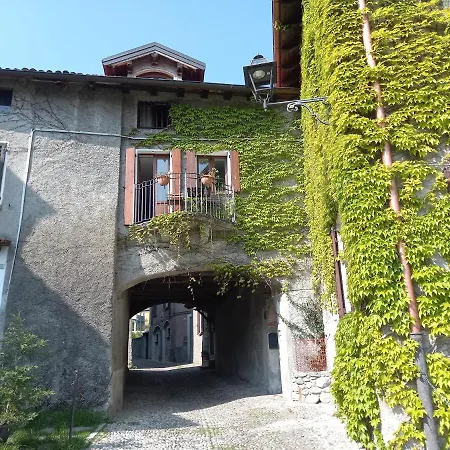 The House On The Bridge- La Casa Sul Ponte *